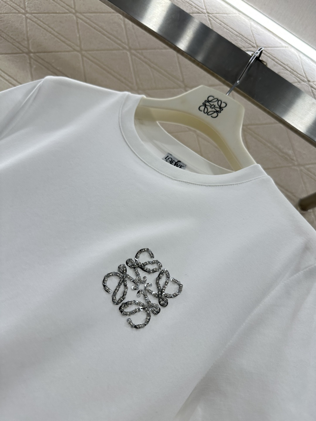 ♥Loew*♥2026新品上架 钉珠图腾徽标𝑇𝑒𝑒定制YB丝光全棉材质，透气舒适，质感十足，常规短袖T恤