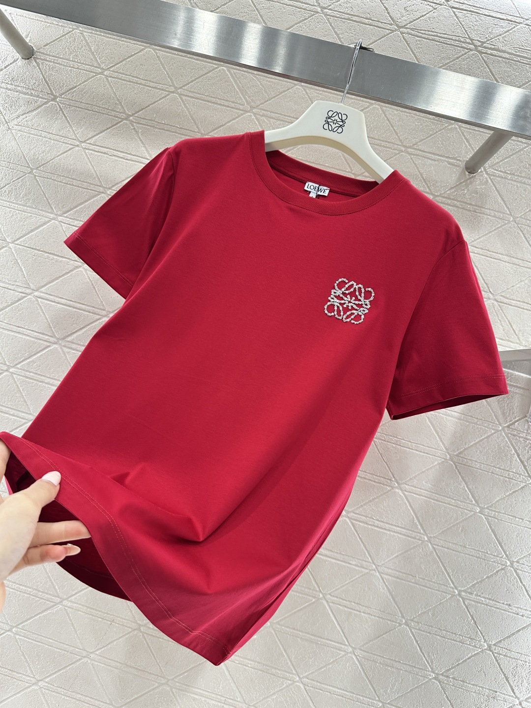 ♥Loew*♥2026新品上架 钉珠图腾徽标𝑇𝑒𝑒定制YB丝光全棉材质，透气舒适，质感十足，常规短袖T恤