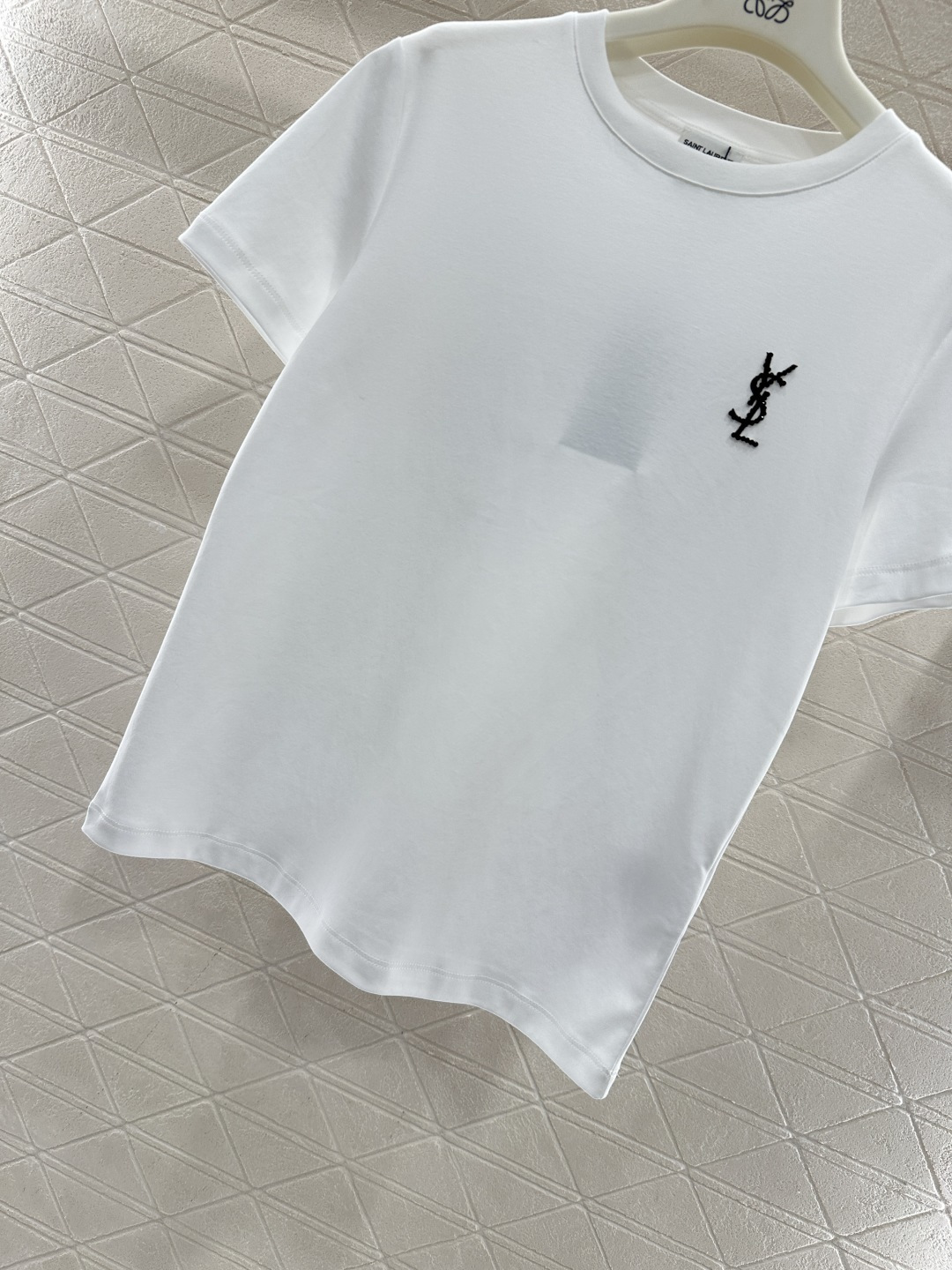 ♥Saint lauren*♥2026新品上架 钉珠字母徽标𝑇𝑒𝑒定制YB丝光全棉材质，透气舒适，质感十