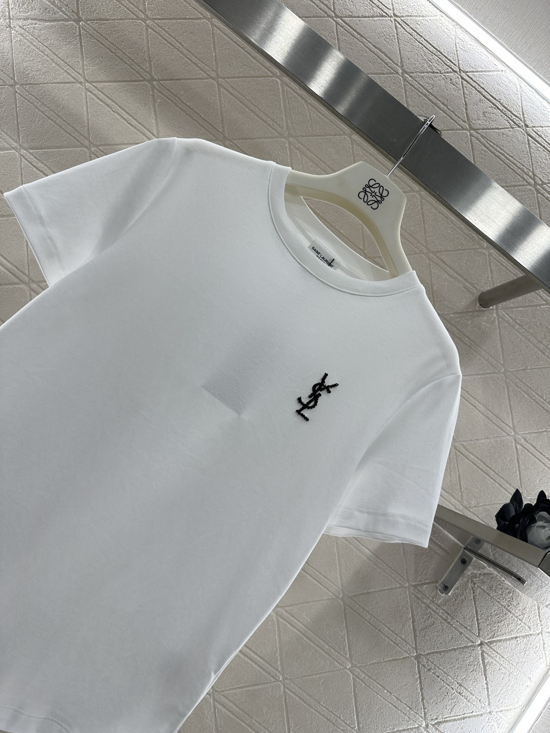 ♥Saint lauren*♥2026新品上架 钉珠字母徽标𝑇𝑒𝑒定制YB丝光全棉材质，透气舒适，质感十