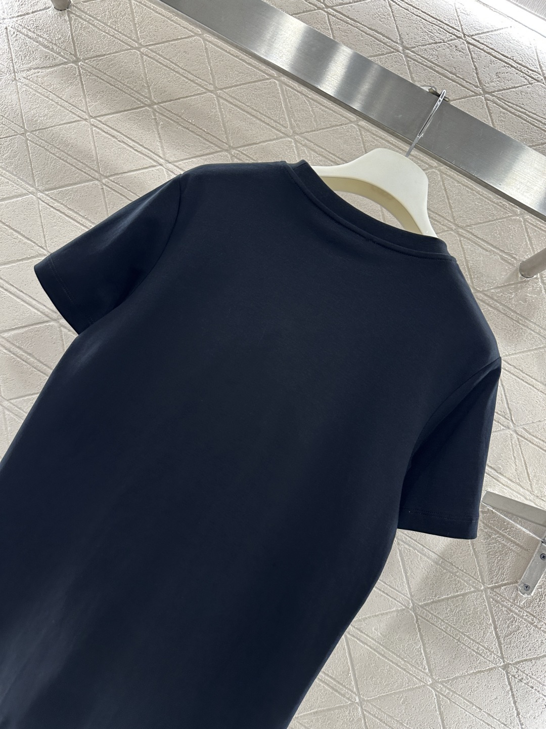 ♥Saint lauren*♥2026新品上架 钉珠字母徽标𝑇𝑒𝑒定制YB丝光全棉材质，透气舒适，质感十