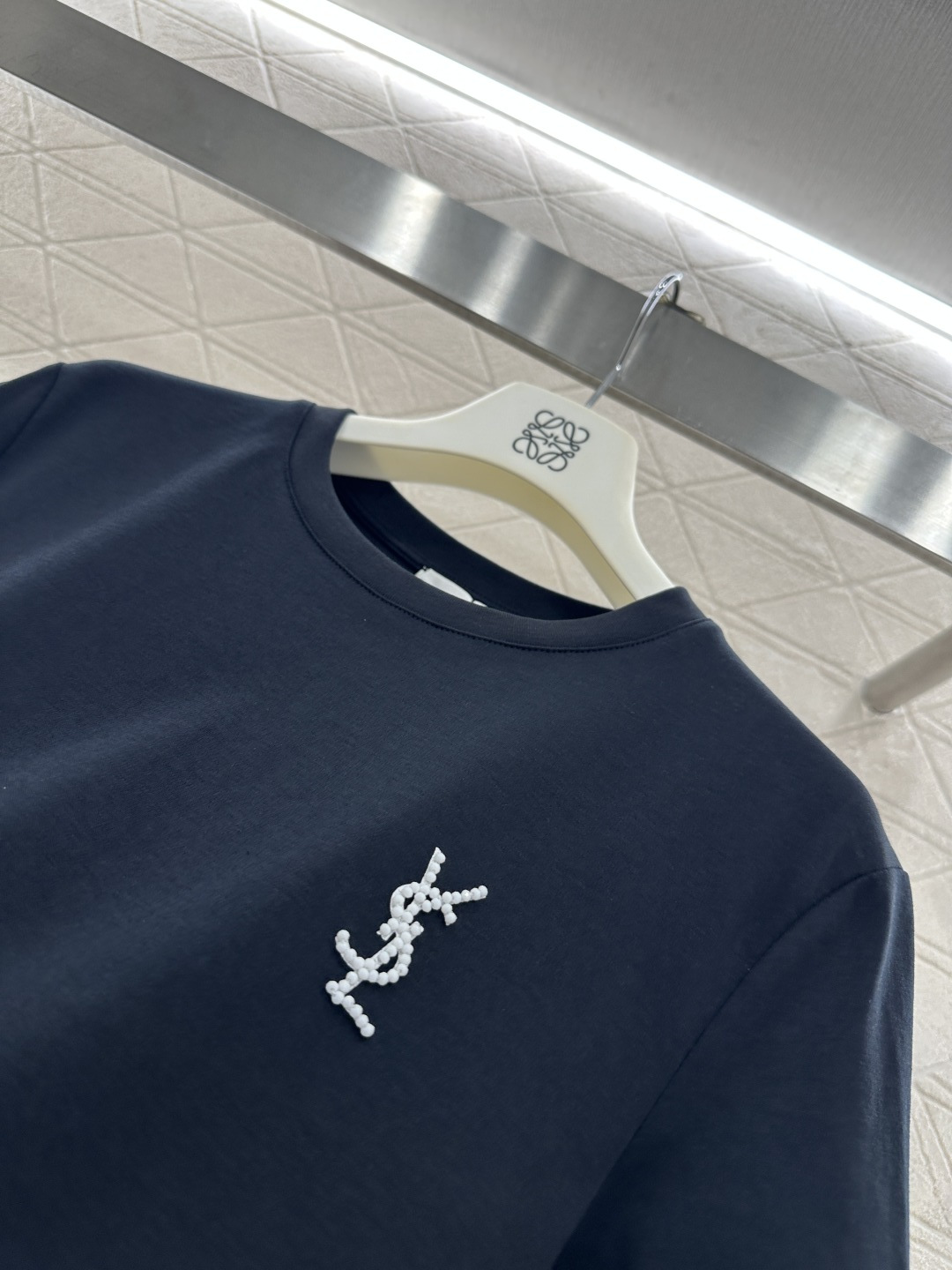 ♥Saint lauren*♥2026新品上架 钉珠字母徽标𝑇𝑒𝑒定制YB丝光全棉材质，透气舒适，质感十