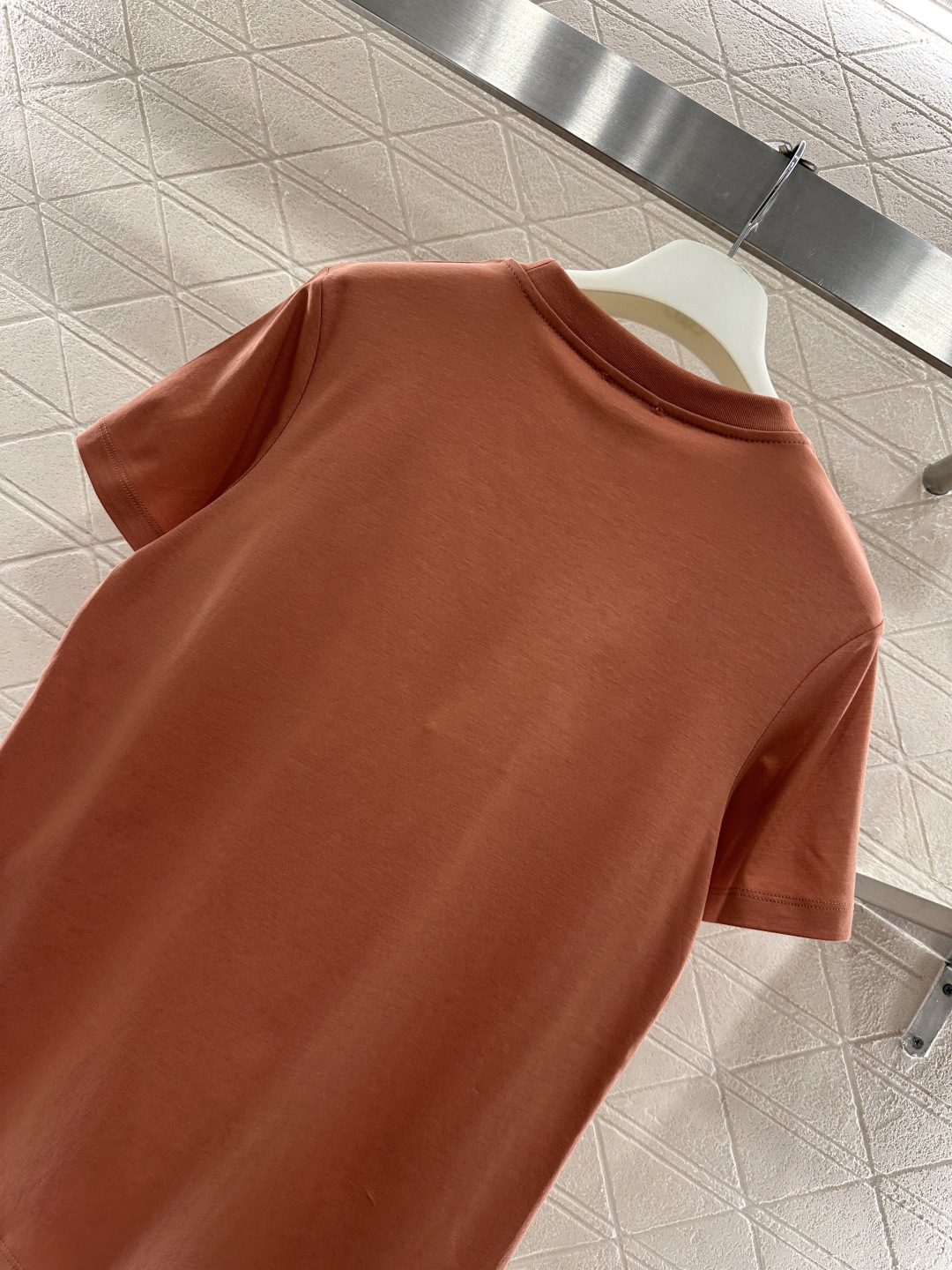 ♥Saint lauren*♥2026新品上架 钉珠字母徽标𝑇𝑒𝑒定制YB丝光全棉材质，透气舒适，质感十