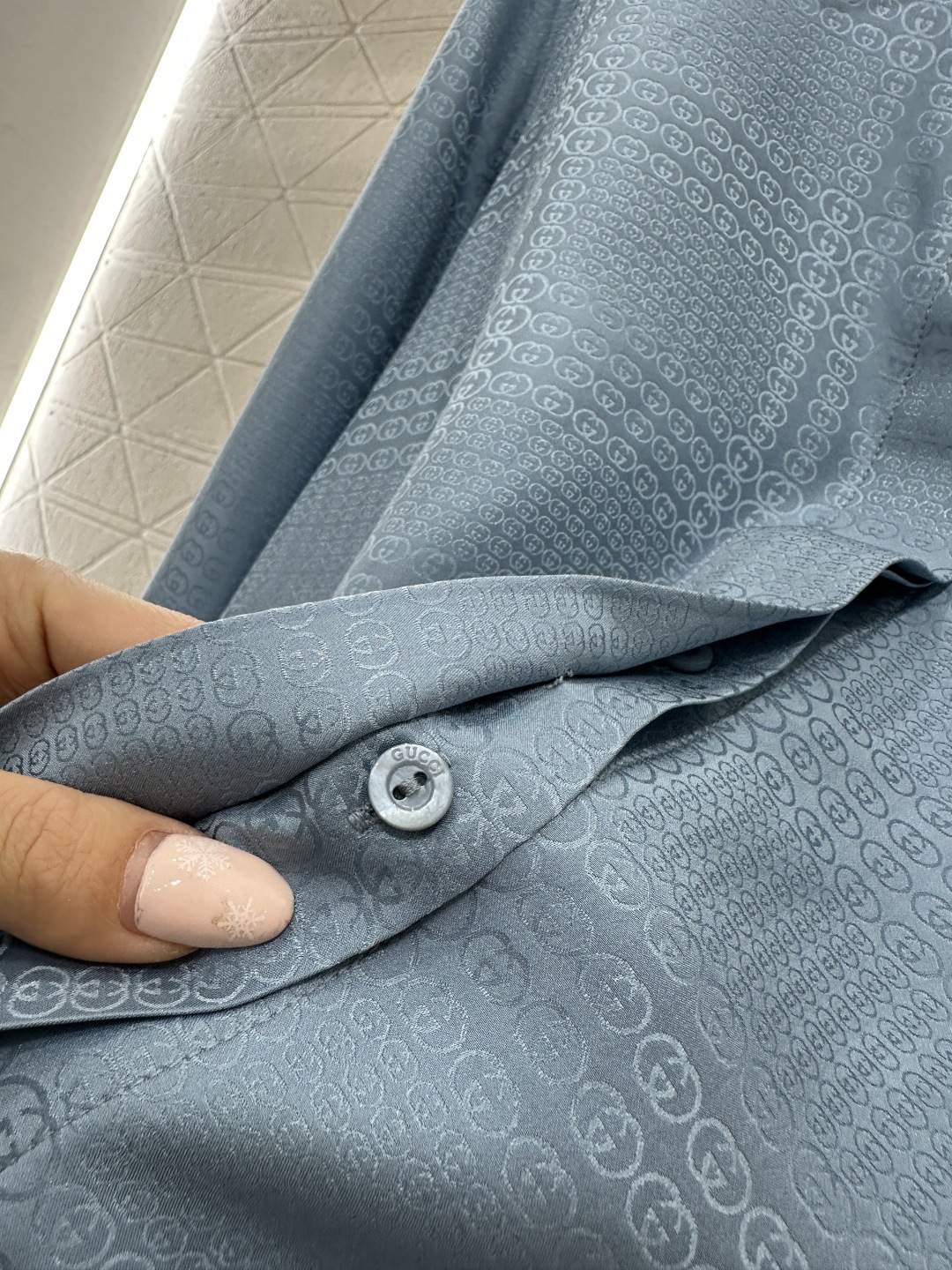 ♥Gucc*♥2026新品上架 提花真丝衬衫半裙套装定制YB进口提花真丝材质，质感光泽，养肤舒适，这套套