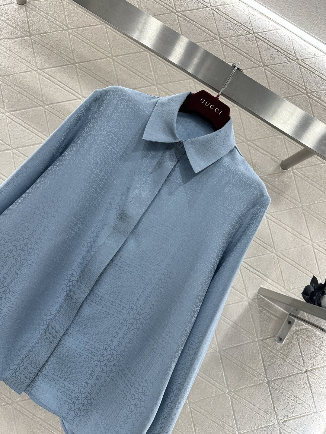 ♥Gucc*♥2026新品上架 提花真丝衬衫半裙套装定制YB进口提花真丝材质，质感光泽，养肤舒适，这套套