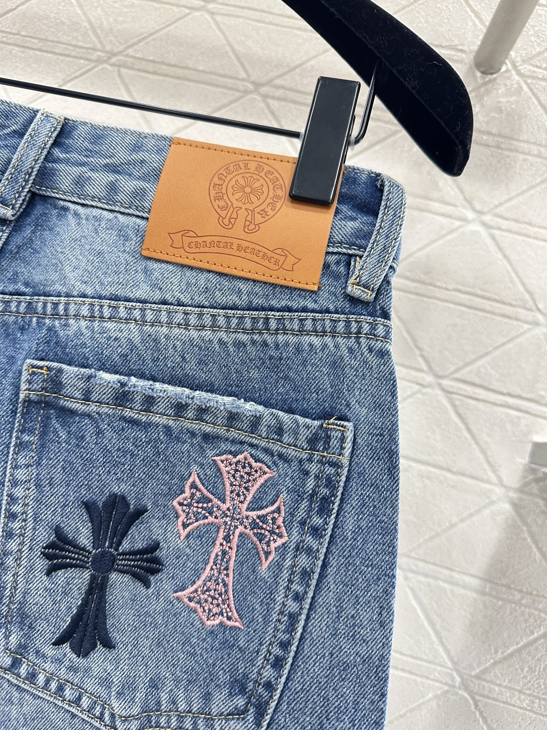 ♥Chrome Heart*♥2026新品上架 牛仔刺绣十字架弯刀长裤定制YB斜纹棉牛仔材质，酵素水洗，