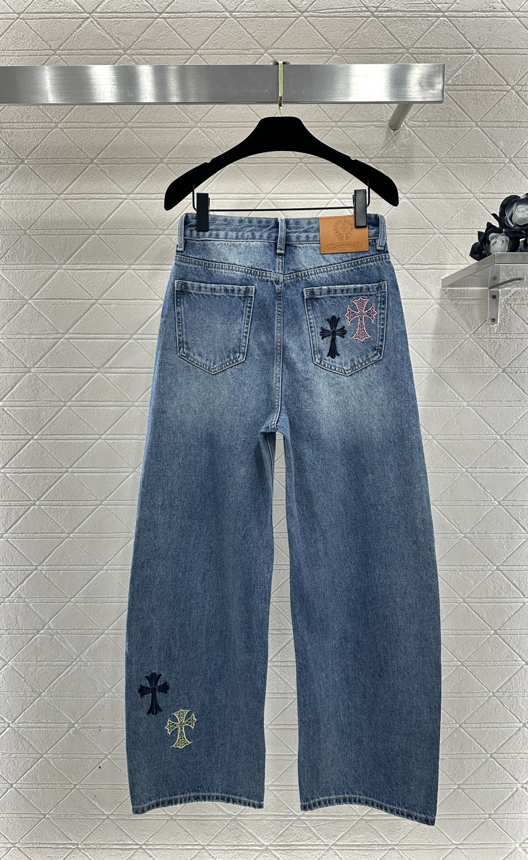 ♥Chrome Heart*♥2026新品上架 牛仔刺绣十字架弯刀长裤定制YB斜纹棉牛仔材质，酵素水洗，