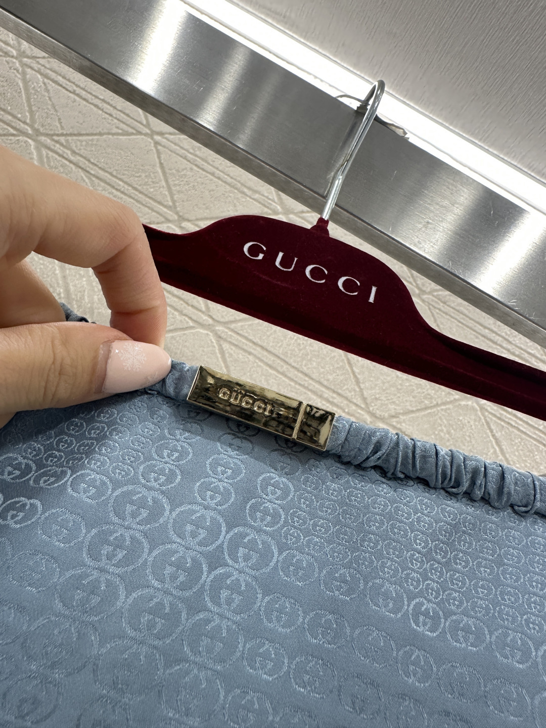 ♥Gucc*♥2026新品上架 提花真丝衬衫半裙套装定制YB进口提花真丝材质，质感光泽，养肤舒适，这套套