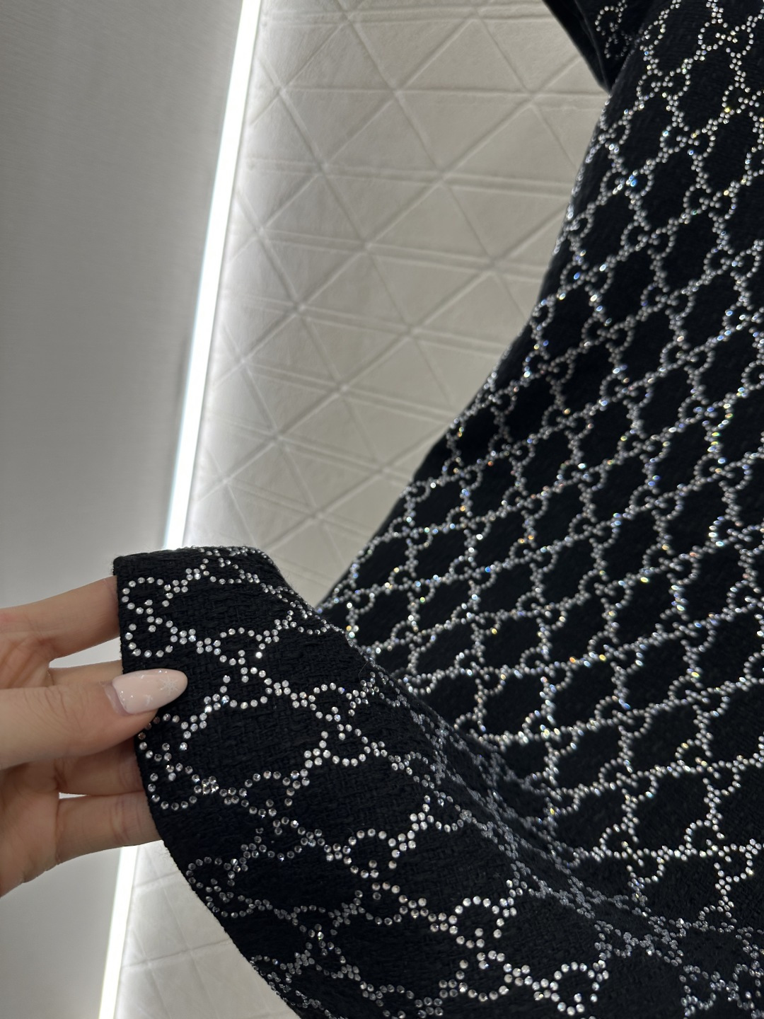 ♥Gucc*♥2026新品上架 烫钻短袖连衣裙定制YB进口材质，通体烫钻立体菱格分布，圆领短袖连衣裙，质