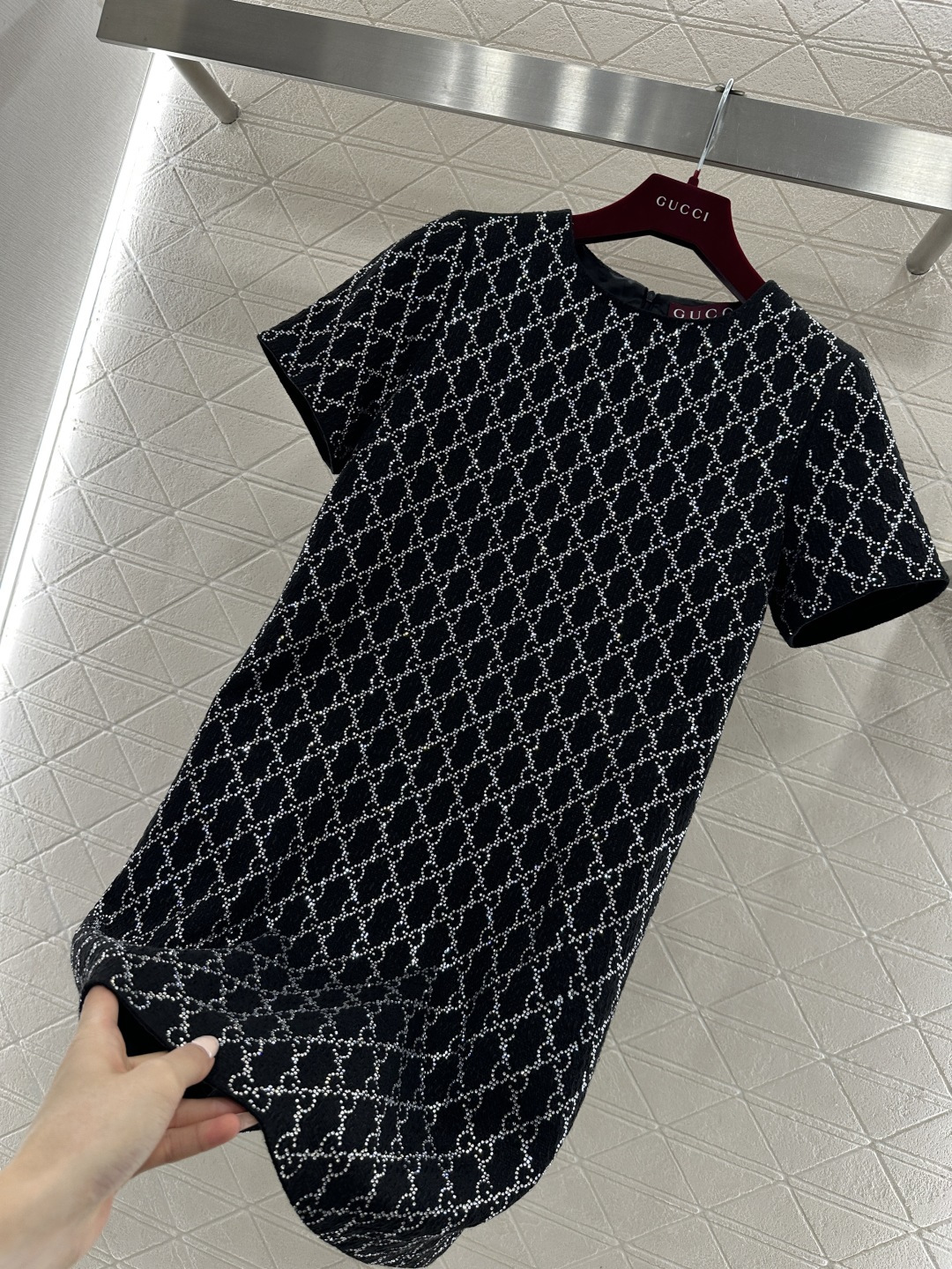♥Gucc*♥2026新品上架 烫钻短袖连衣裙定制YB进口材质，通体烫钻立体菱格分布，圆领短袖连衣裙，质