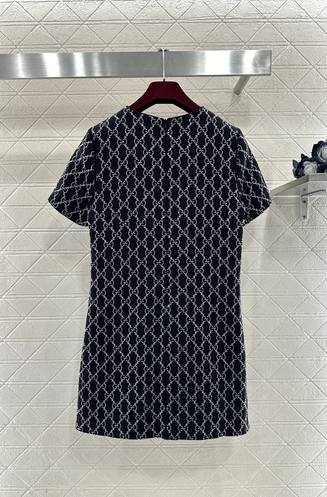 ♥Gucc*♥2026新品上架 烫钻短袖连衣裙定制YB进口材质，通体烫钻立体菱格分布，圆领短袖连衣裙，质