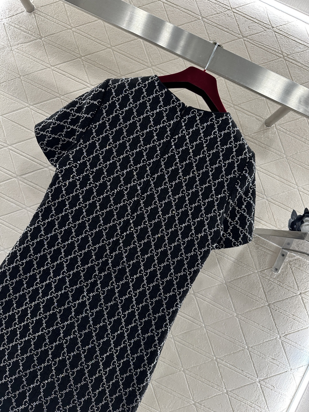 ♥Gucc*♥2026新品上架 烫钻短袖连衣裙定制YB进口材质，通体烫钻立体菱格分布，圆领短袖连衣裙，质