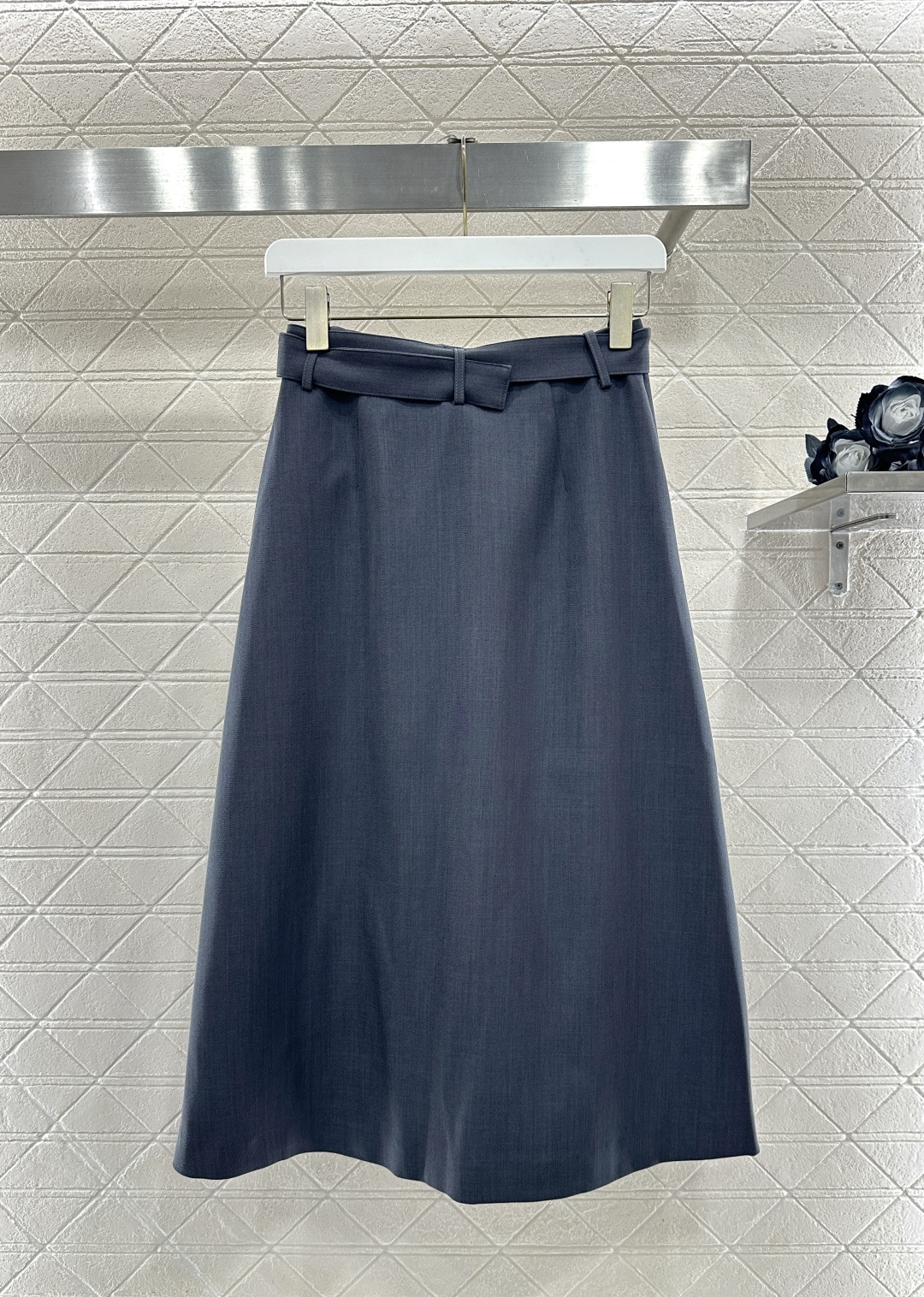 ♥Loew*♥2026新品上架 腰带中长款伞状半裙定制YB进口人棉材质，穿搭舒适透气，挺括有型，腰间穿孔