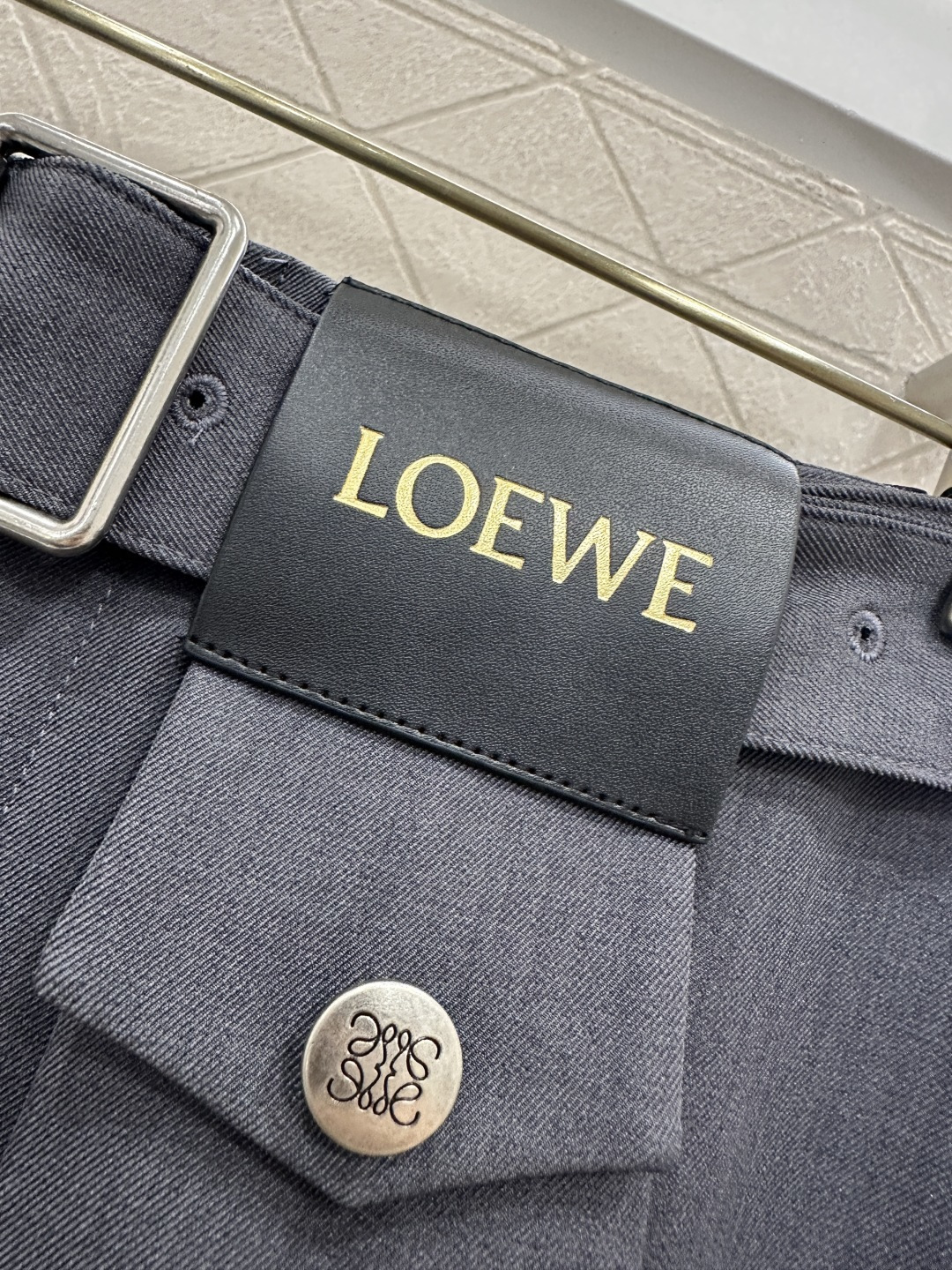 ♥Loew*♥2026新品上架 腰带中长款伞状半裙定制YB进口人棉材质，穿搭舒适透气，挺括有型，腰间穿孔