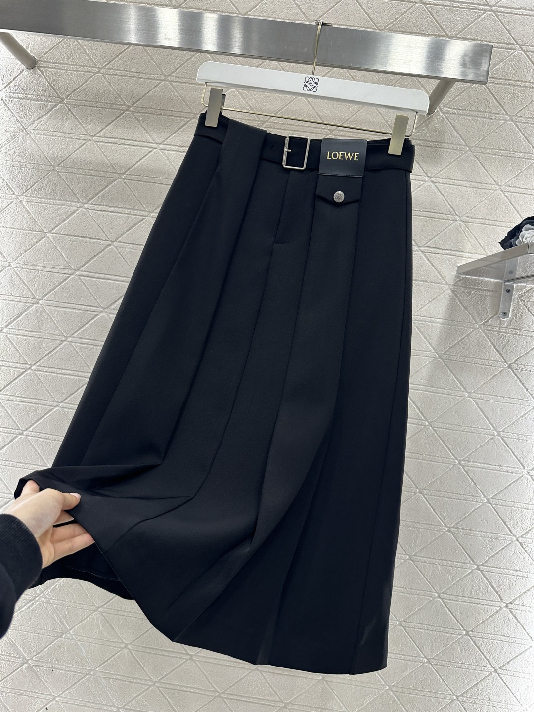 ♥Loew*♥2026新品上架 腰带中长款伞状半裙定制YB进口人棉材质，穿搭舒适透气，挺括有型，腰间穿孔