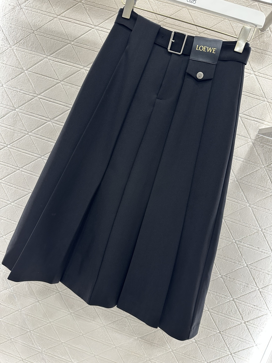 ♥Loew*♥2026新品上架 腰带中长款伞状半裙定制YB进口人棉材质，穿搭舒适透气，挺括有型，腰间穿孔