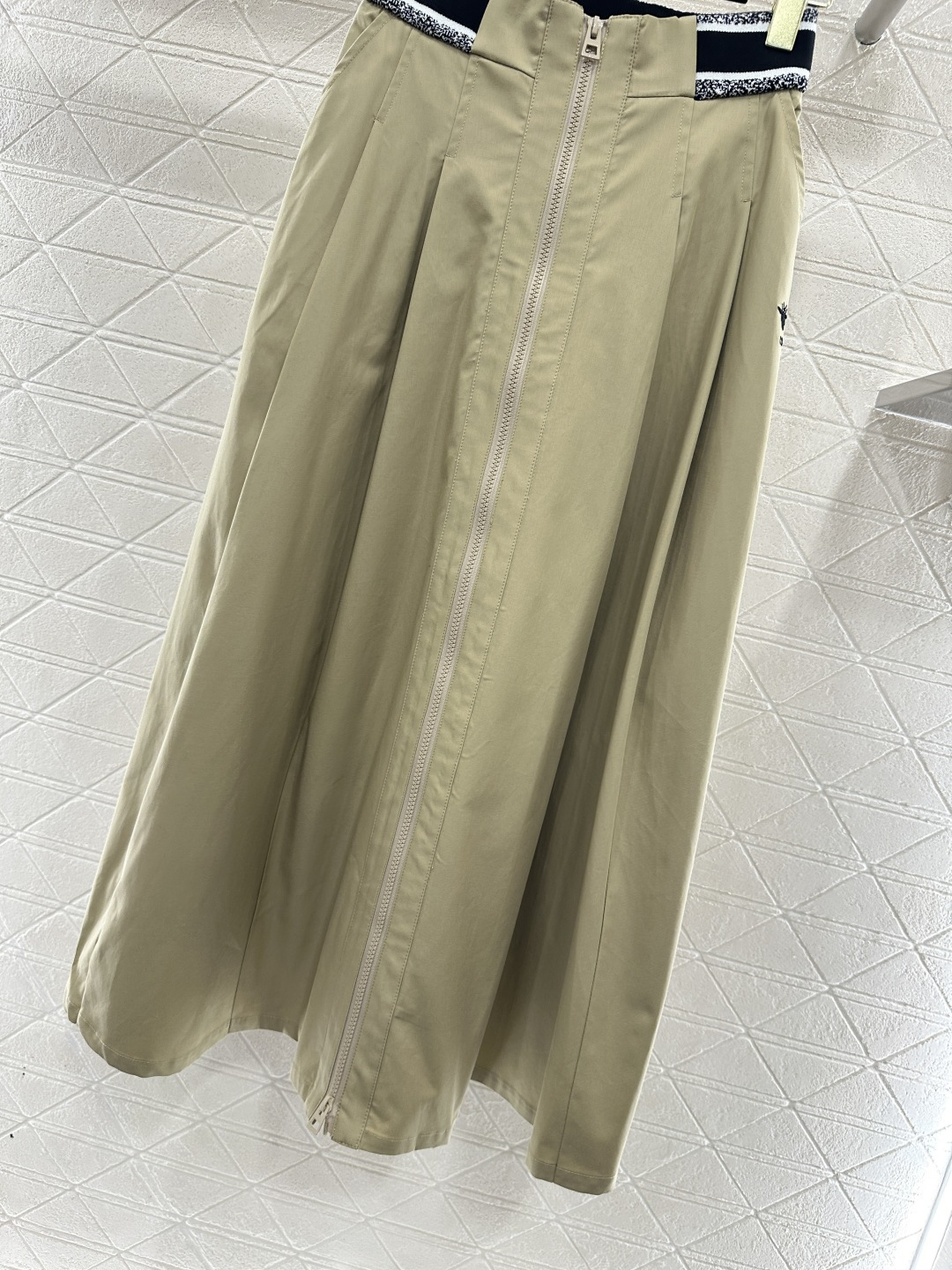 ♥Dio*♥2026新品上架 织带工装伞状半裙定制YB斜纹全棉材质，质感光泽，透气舒适，高腰拉链伞状半裙