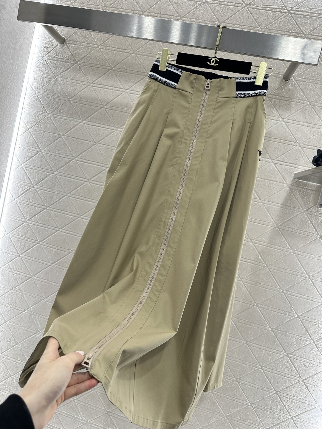 ♥Dio*♥2026新品上架 织带工装伞状半裙定制YB斜纹全棉材质，质感光泽，透气舒适，高腰拉链伞状半裙