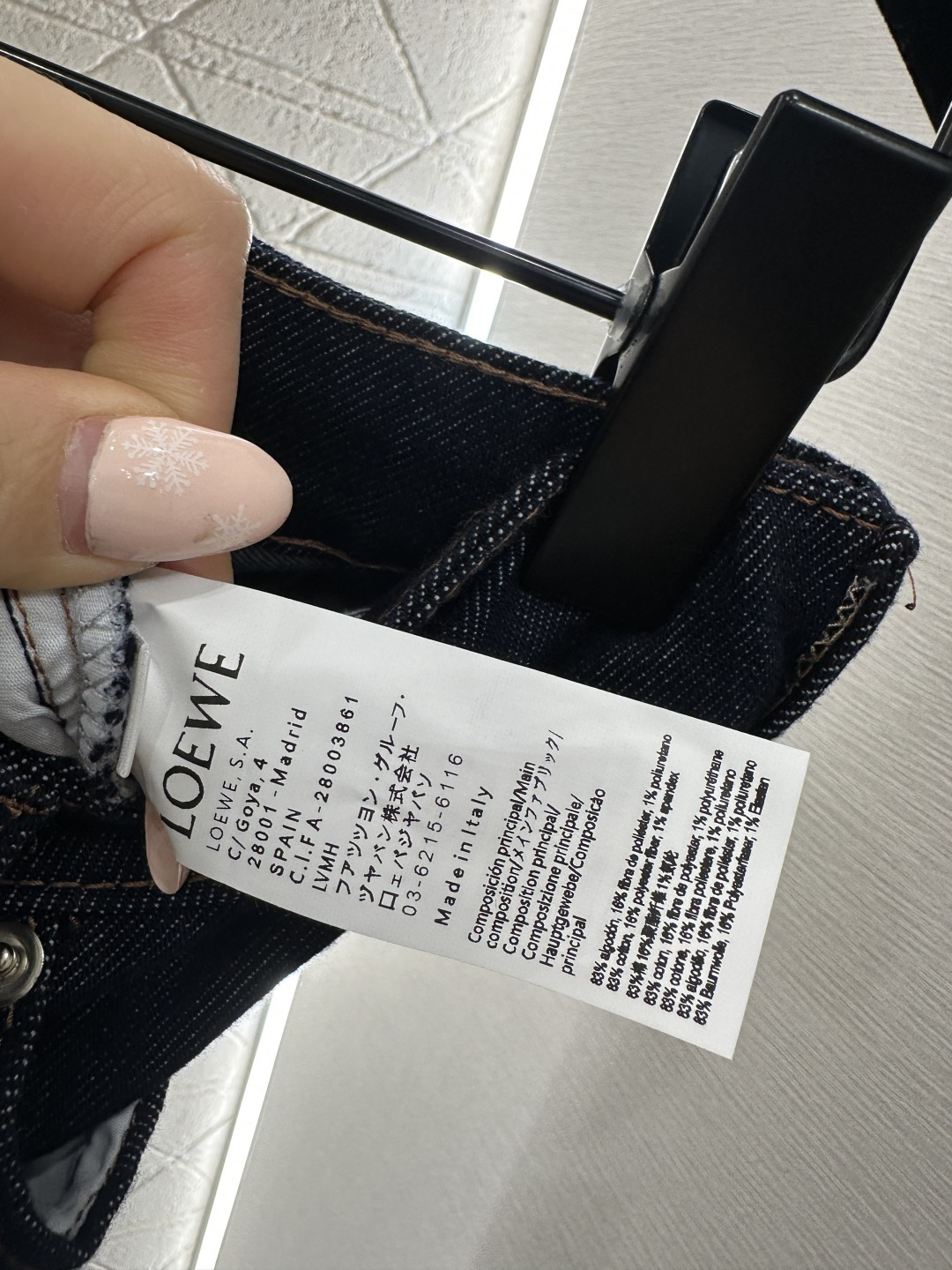 ♥Loew*♥2026新品上架 高腰水洗纹直筒长裤定制YB斜纹棉牛仔材质，多重水洗，呈现出挺括质感，这款