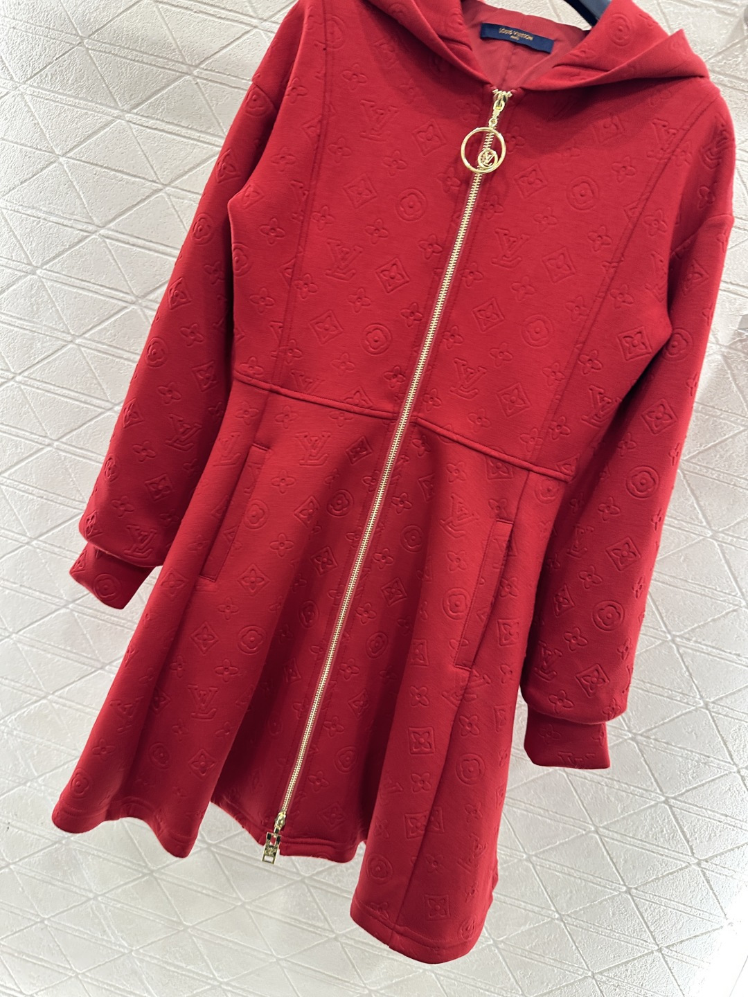 ♥Louis vuitto*♥2026新品上架 压花连帽拉链卫衣裙定制YB进口材质，舒适软糯，穿搭洋气，