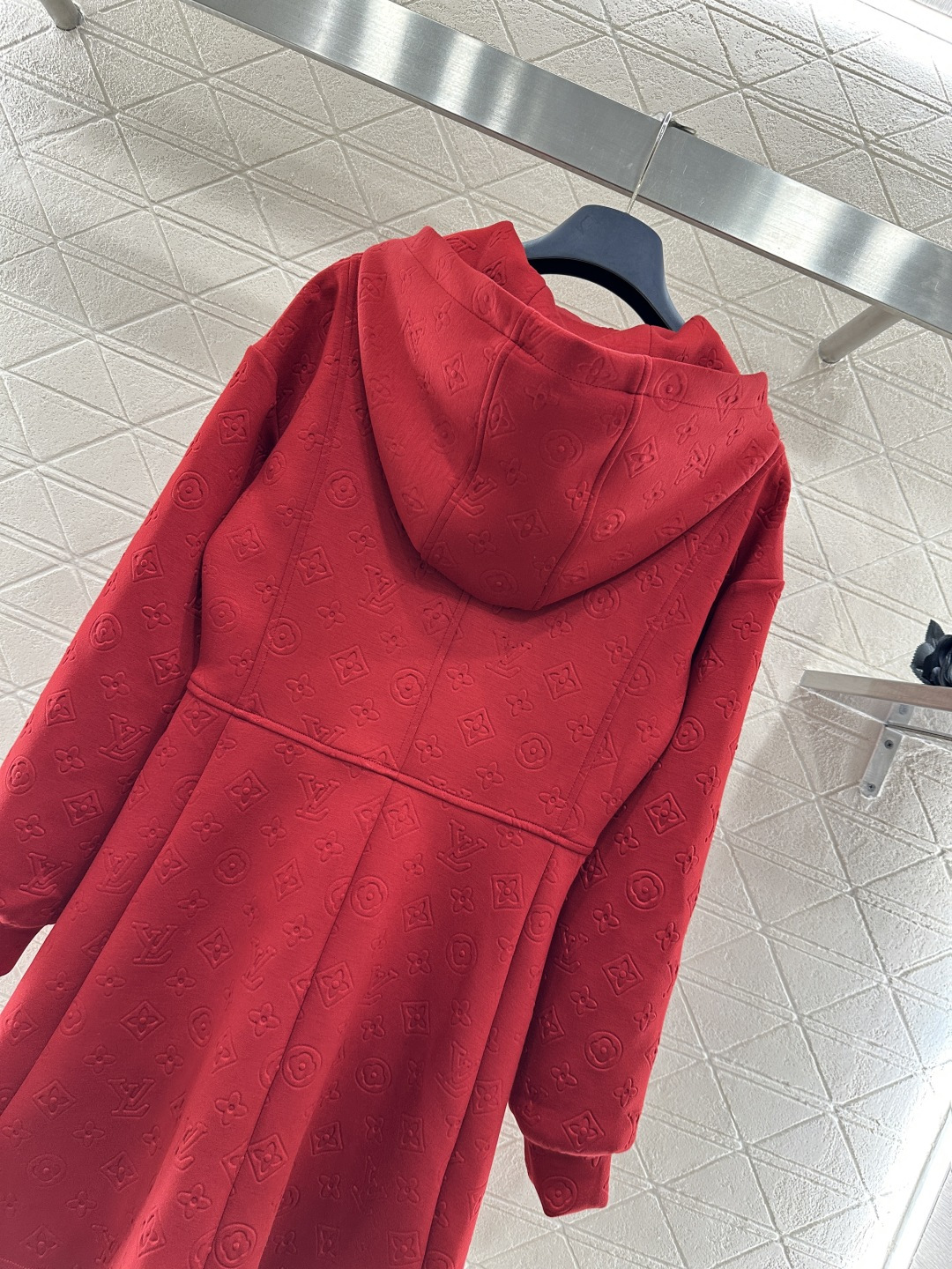 ♥Louis vuitto*♥2026新品上架 压花连帽拉链卫衣裙定制YB进口材质，舒适软糯，穿搭洋气，