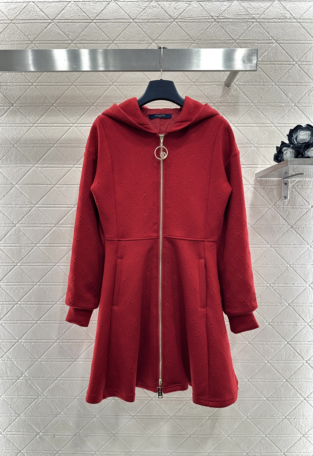 ♥Louis vuitto*♥2026新品上架 压花连帽拉链卫衣裙定制YB进口材质，舒适软糯，穿搭洋气，