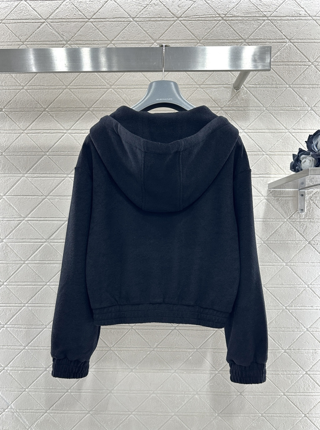 ♥Prad*♥2026新品上架 连帽抽绳外套长裤套装定制YB进口毛呢材质，肌理明显，穿搭舒适，连帽抽绳拉