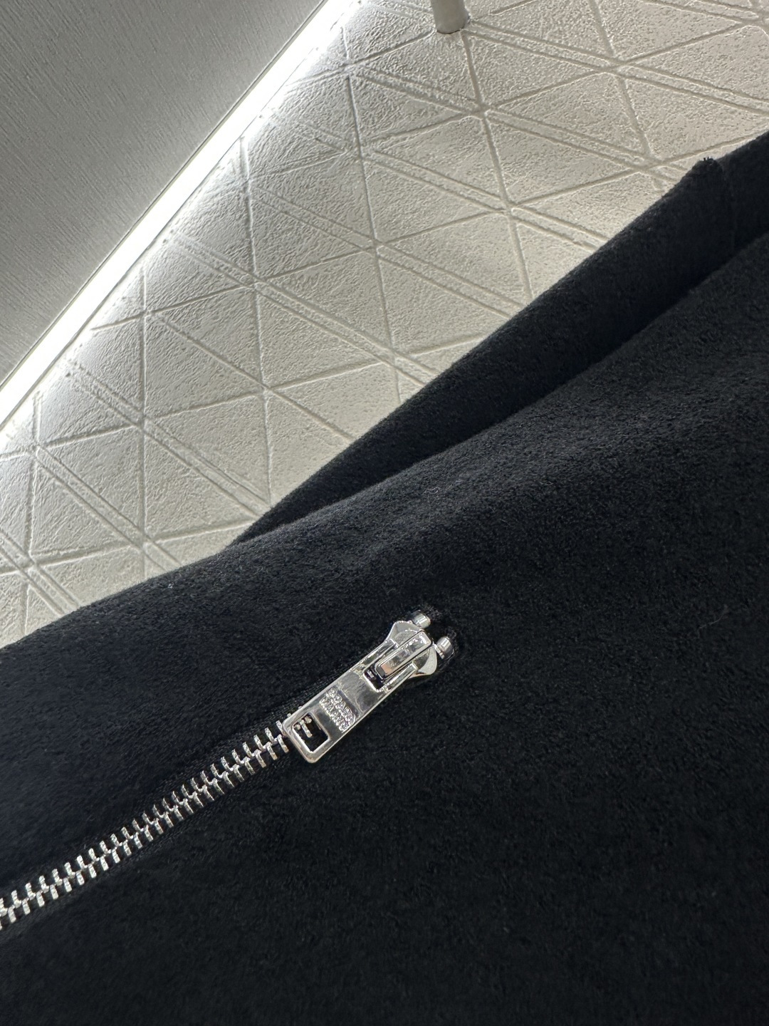 ♥Prad*♥2026新品上架 连帽抽绳外套长裤套装定制YB进口毛呢材质，肌理明显，穿搭舒适，连帽抽绳拉