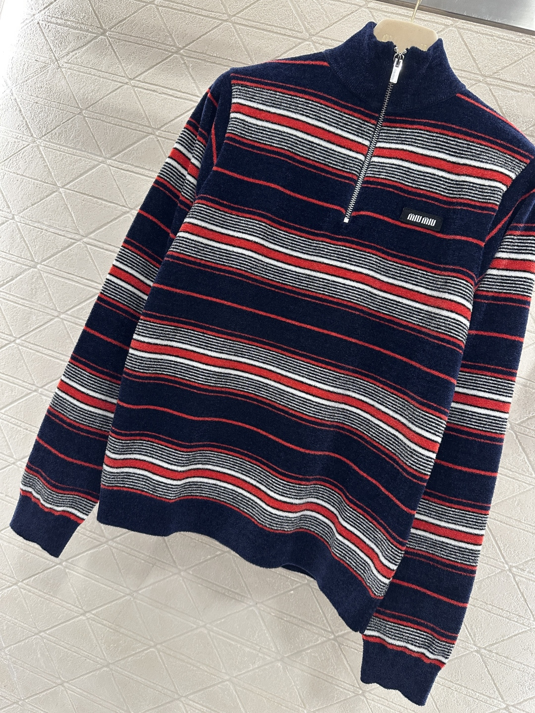 ♥Miumi*♥2026新品上架 针织条纹立领长袖定制YB进口纱线织造，软糯质地，舒适亲肤，立领拉链半开