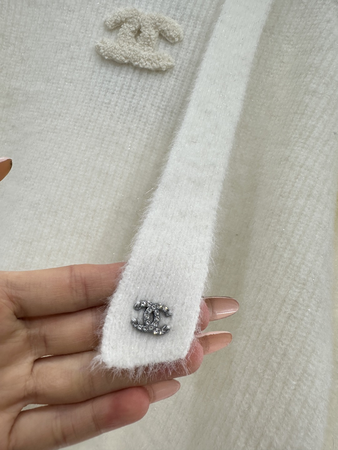 ♥Chane*♥2026新品上架 圆领针织套头毛衣定制YB羊毛纱线织造，质感细腻，穿搭舒适，圆领针织套头