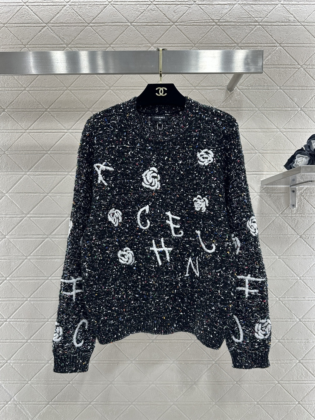♥Chane*♥2026新品上架 圆领刺绣徽标针织毛衣定制YB羊毛纱线织造，穿搭舒适，质感十足，圆领针织