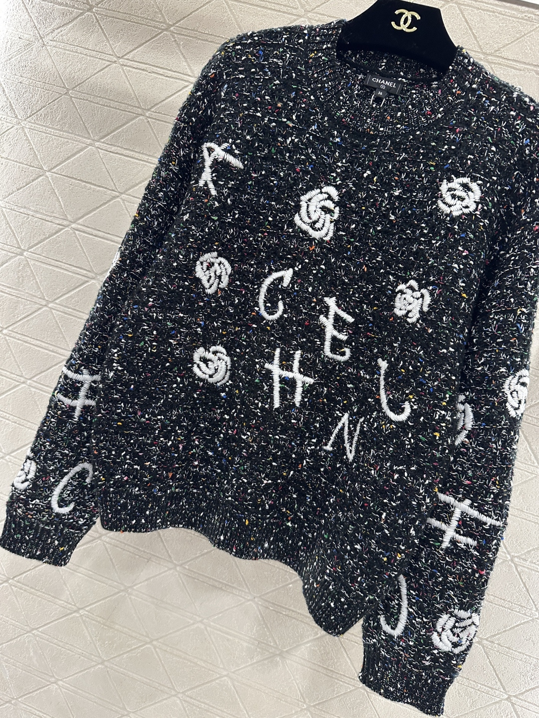 ♥Chane*♥2026新品上架 圆领刺绣徽标针织毛衣定制YB羊毛纱线织造，穿搭舒适，质感十足，圆领针织