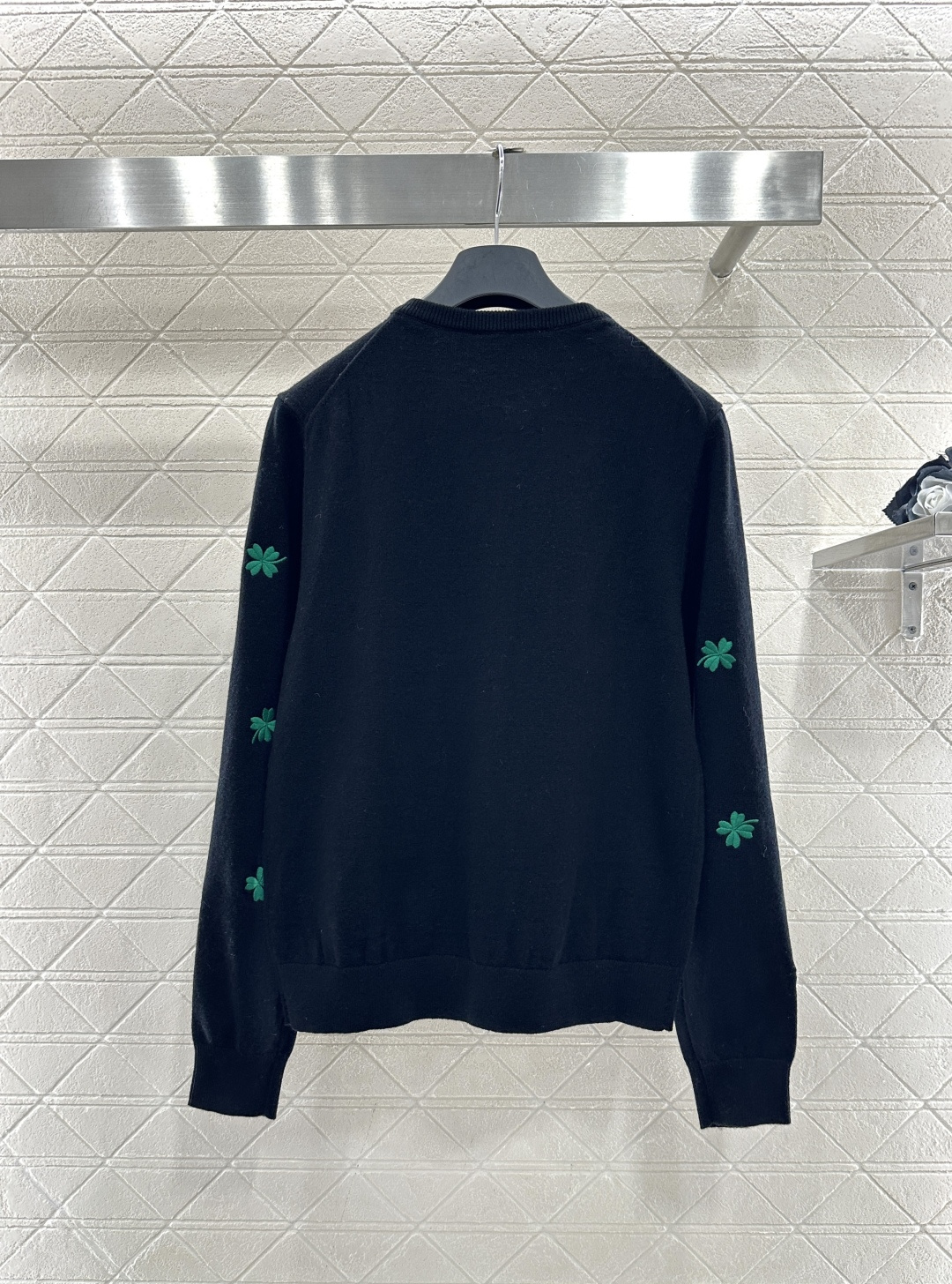 ♥Dio*♥2026新品上架 刺绣幸运草针织开衫定制YB羊毛纱线材质，超密度处理，质感软糯，弹力舒适，完