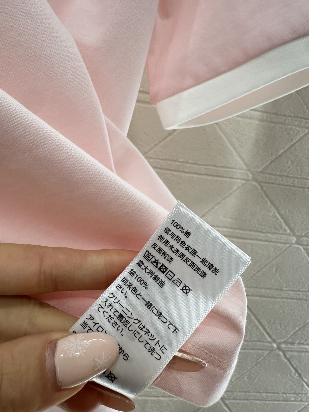 ♥Celin*♥2026新品上架 短款撞色圆领凯旋门𝑇𝑒𝑒定制YB丝光全棉材质，柔软亲肤，舒适有型，短款