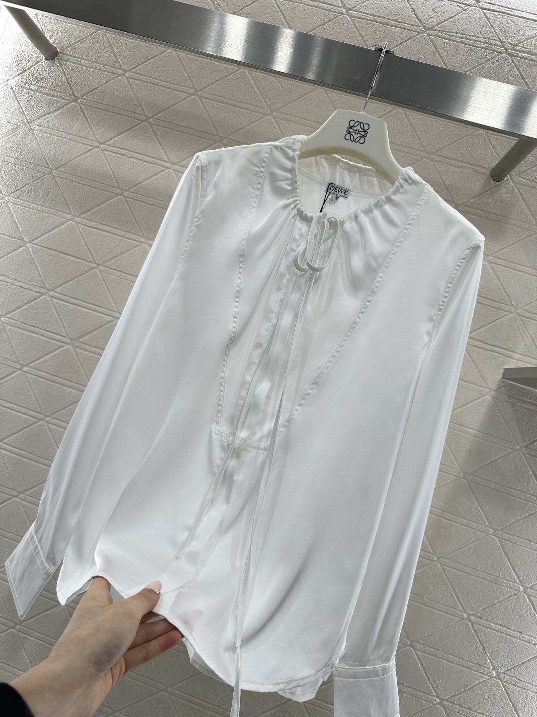 ♥Loew*♥2026新品上架 缎面抽绳衬衫定制YB进口缎面材质，质感光泽，穿搭舒适，抽绳衬衣剪裁，缎面
