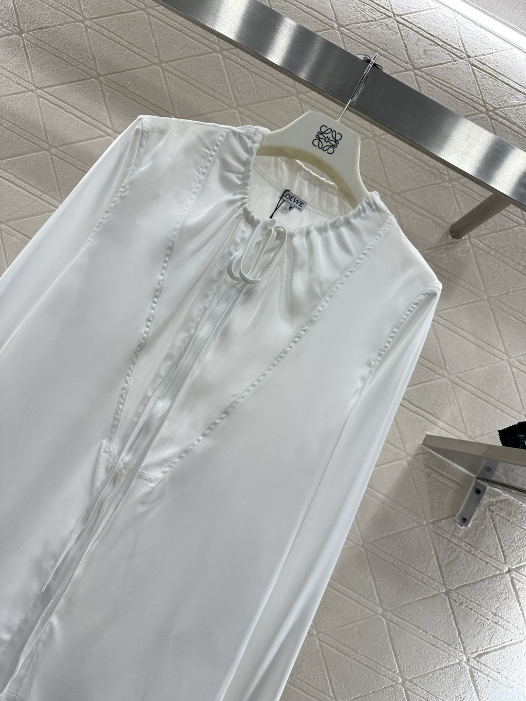 ♥Loew*♥2026新品上架 缎面抽绳衬衫定制YB进口缎面材质，质感光泽，穿搭舒适，抽绳衬衣剪裁，缎面