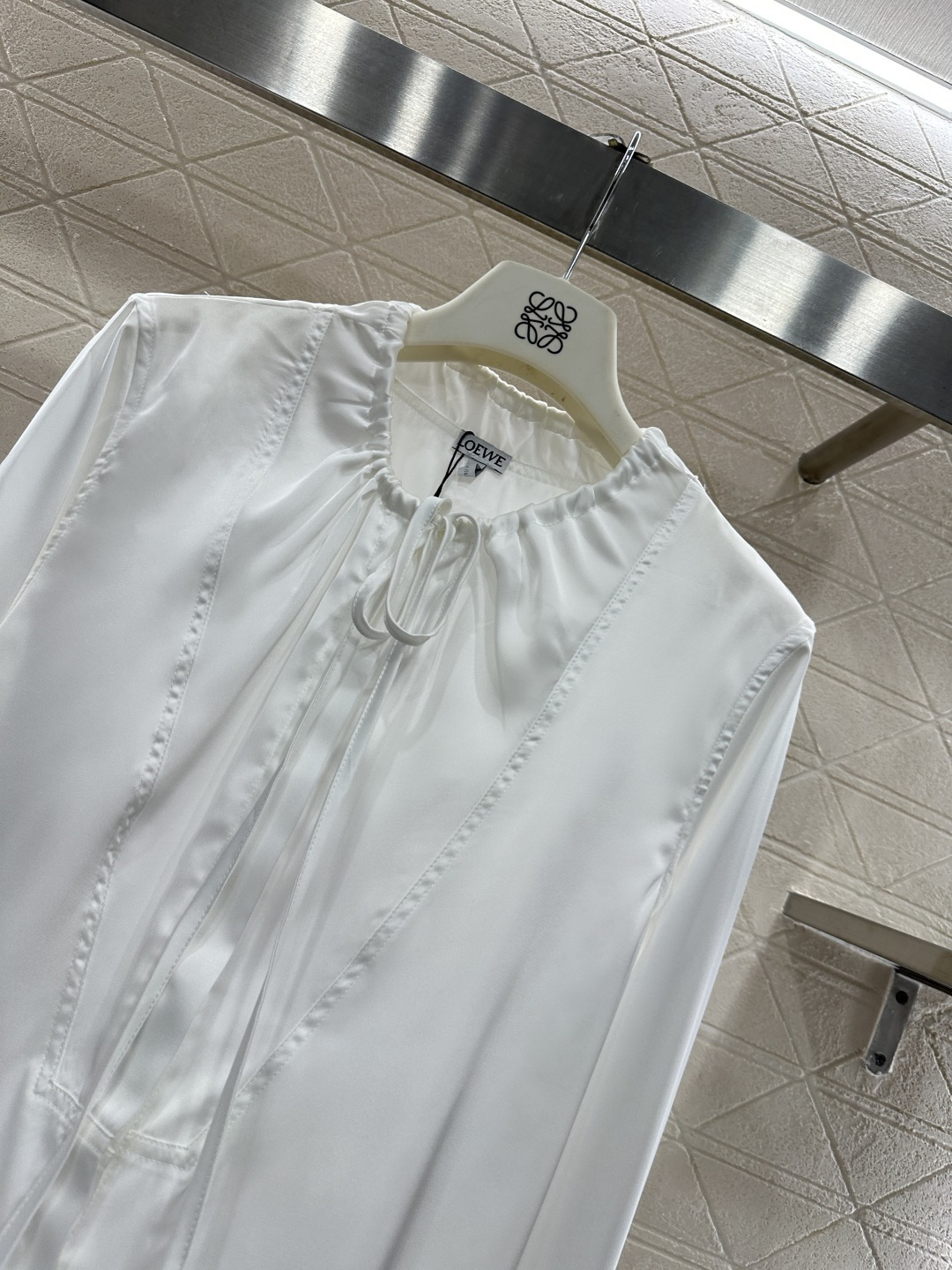 ♥Loew*♥2026新品上架 缎面抽绳衬衫定制YB进口缎面材质，质感光泽，穿搭舒适，抽绳衬衣剪裁，缎面