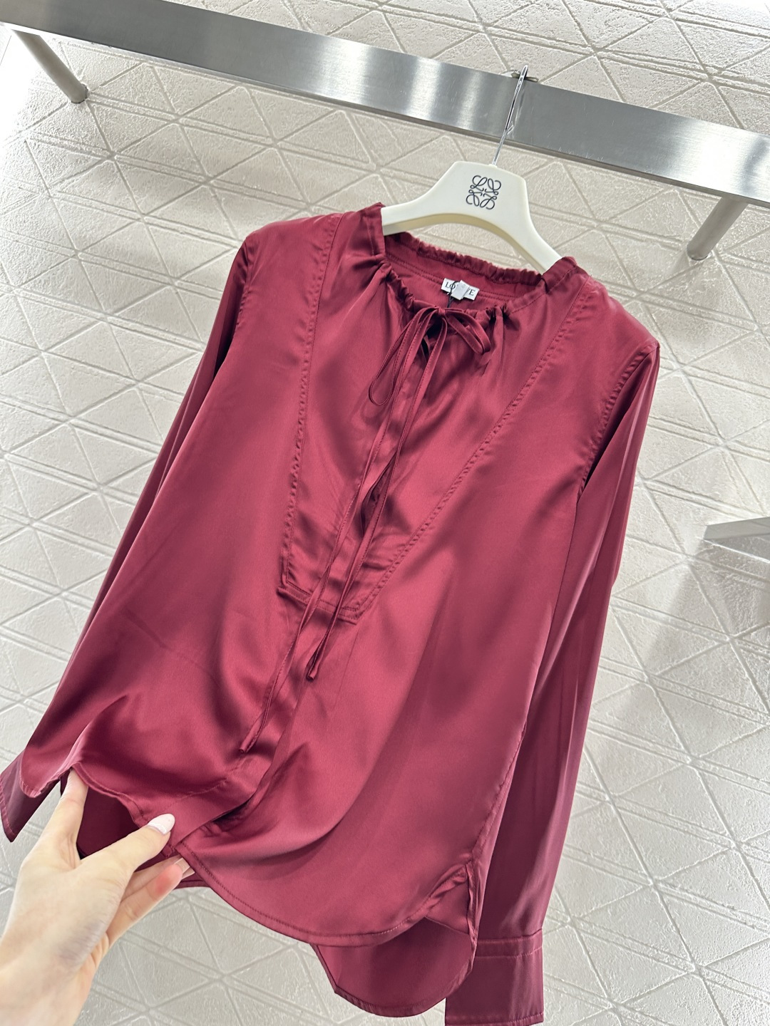 ♥Loew*♥2026新品上架 缎面抽绳衬衫定制YB进口缎面材质，质感光泽，穿搭舒适，抽绳衬衣剪裁，缎面