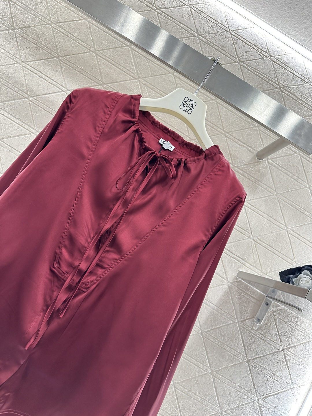 ♥Loew*♥2026新品上架 缎面抽绳衬衫定制YB进口缎面材质，质感光泽，穿搭舒适，抽绳衬衣剪裁，缎面