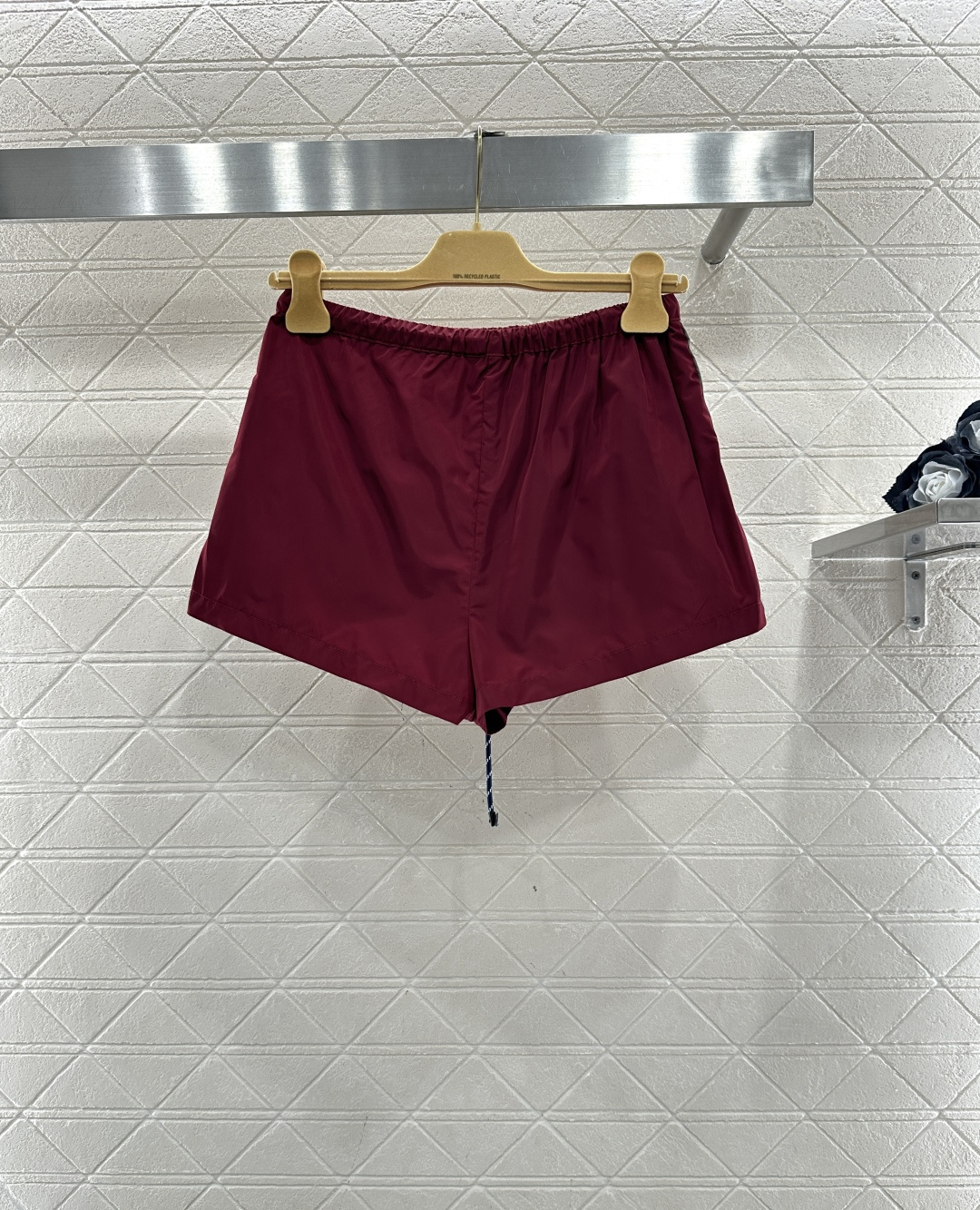 ♥Miumi*♥2026新品上架 连帽外套短裤套装定制YB环保再生尼龙材质，质感光泽，穿搭有型，连帽拉链