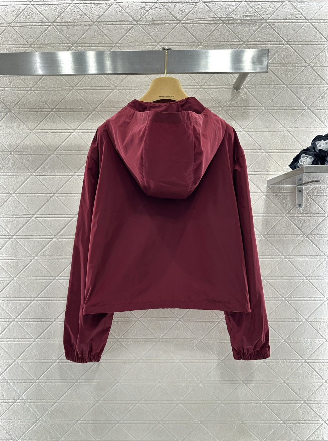 ♥Miumi*♥2026新品上架 连帽外套短裤套装定制YB环保再生尼龙材质，质感光泽，穿搭有型，连帽拉链