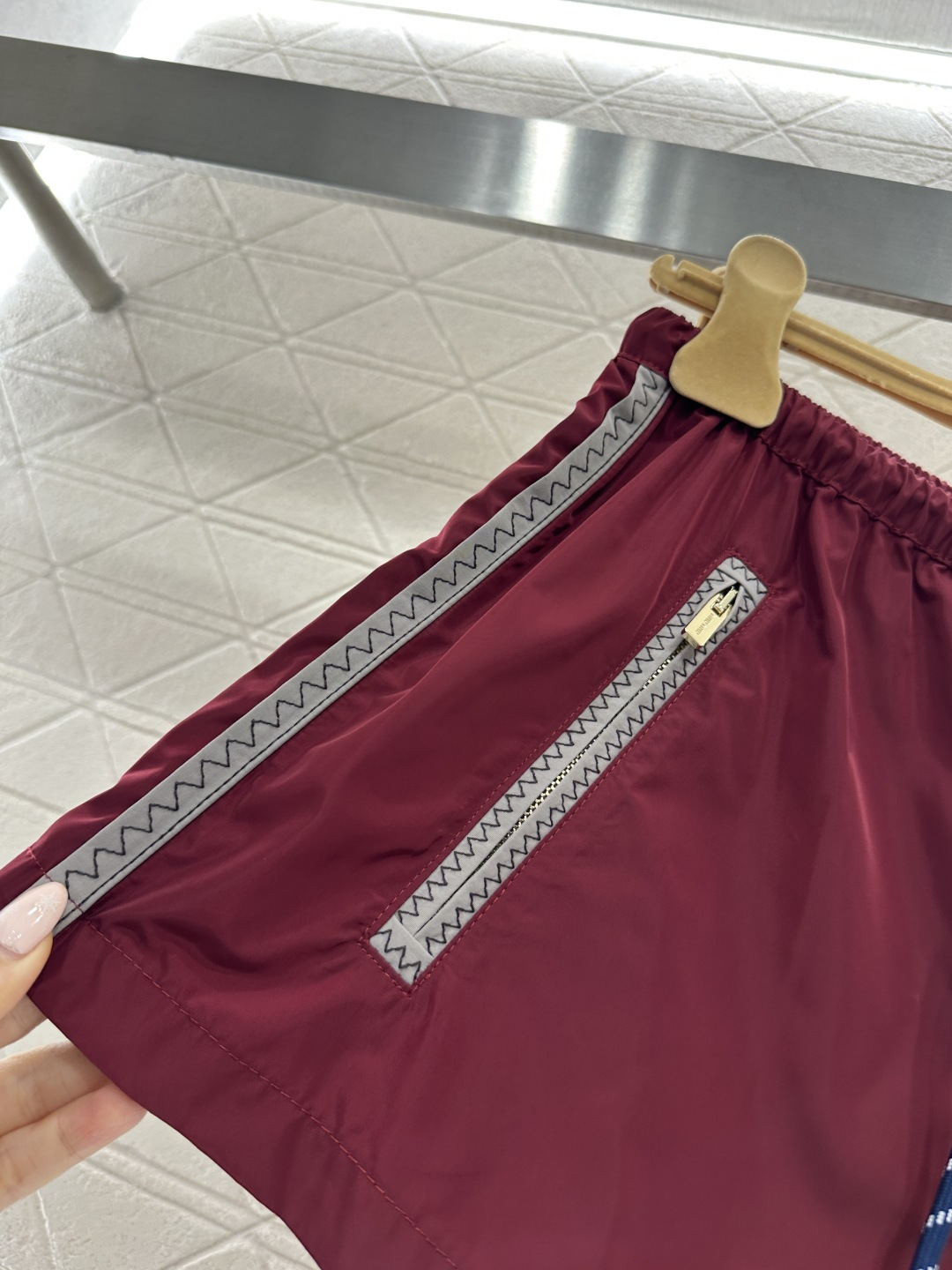 ♥Miumi*♥2026新品上架 连帽外套短裤套装定制YB环保再生尼龙材质，质感光泽，穿搭有型，连帽拉链