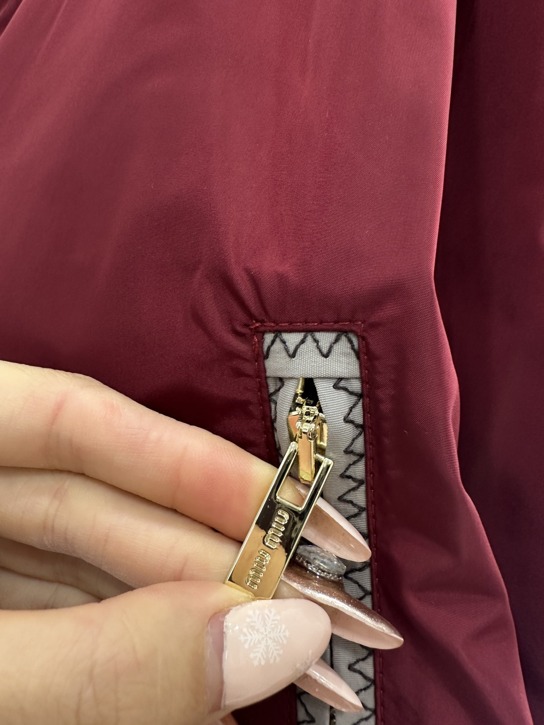 ♥Miumi*♥2026新品上架 连帽外套短裤套装定制YB环保再生尼龙材质，质感光泽，穿搭有型，连帽拉链