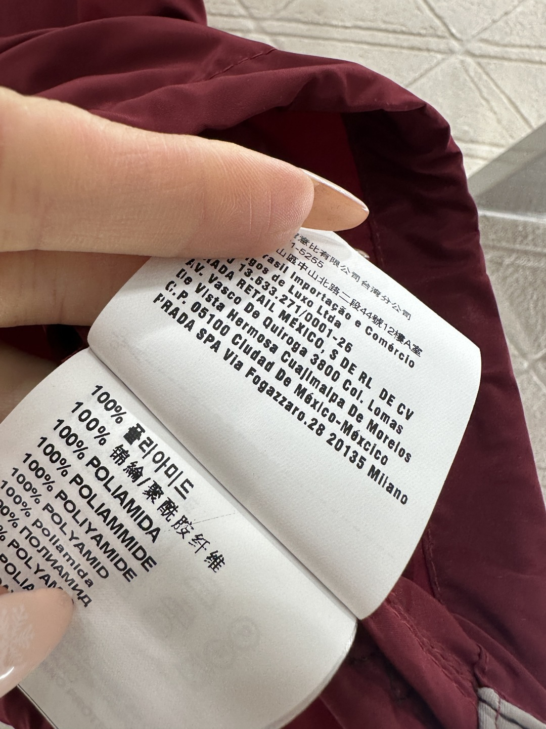 ♥Miumi*♥2026新品上架 翻领马甲半裙套装定制YB进口环保再生尼龙材质，质感光泽，穿搭有型，翻领