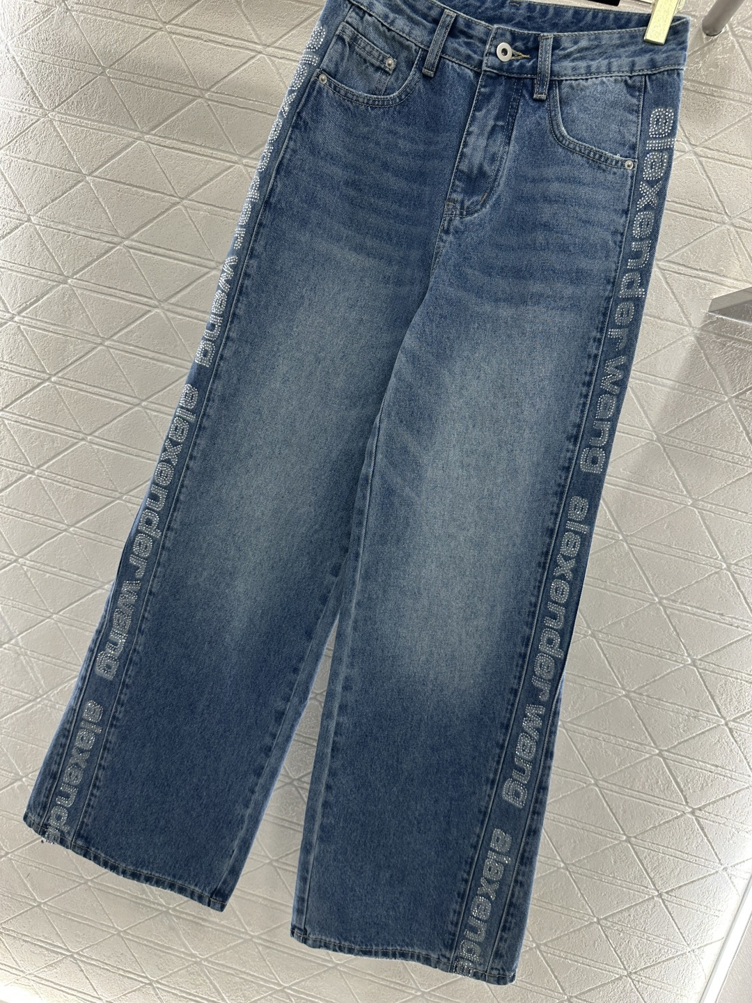 ♥Alexander wan*♥2026新品上架 高腰烫钻直筒长裤定制YB斜纹棉牛仔材质，多重水洗，呈现