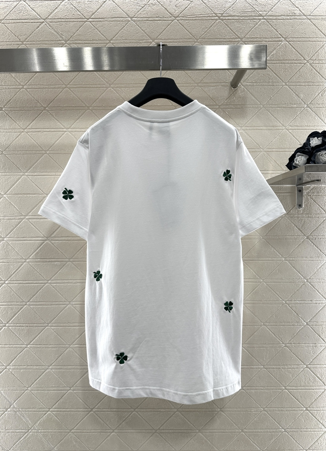 ♥Dio*♥2026新品上架 刺绣四叶草字母徽标𝑇𝑒𝑒定制YB原生全棉材质，质感高级，舒适柔软，圆领宽松