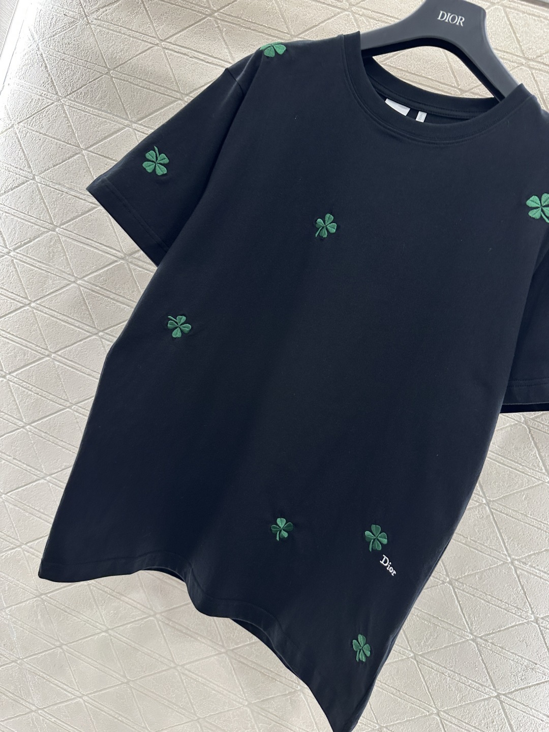 ♥Dio*♥2026新品上架 刺绣四叶草字母徽标𝑇𝑒𝑒定制YB原生全棉材质，质感高级，舒适柔软，圆领宽松