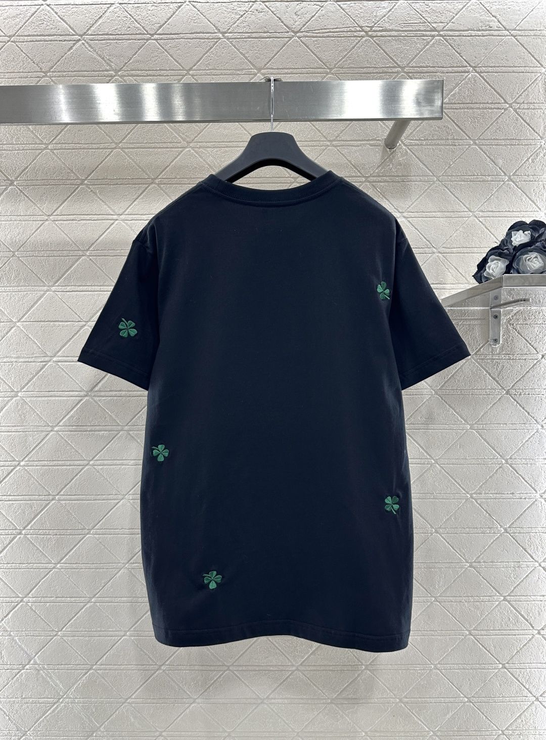 ♥Dio*♥2026新品上架 刺绣四叶草字母徽标𝑇𝑒𝑒定制YB原生全棉材质，质感高级，舒适柔软，圆领宽松