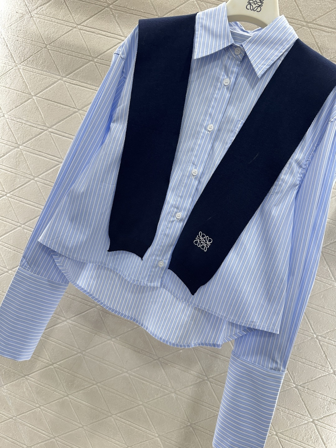 ♥Loew*♥2026新品上架 披肩领两件套条纹衬衫定制YB斜纹全棉材质，质感细腻，穿搭舒适，翻领披肩衬