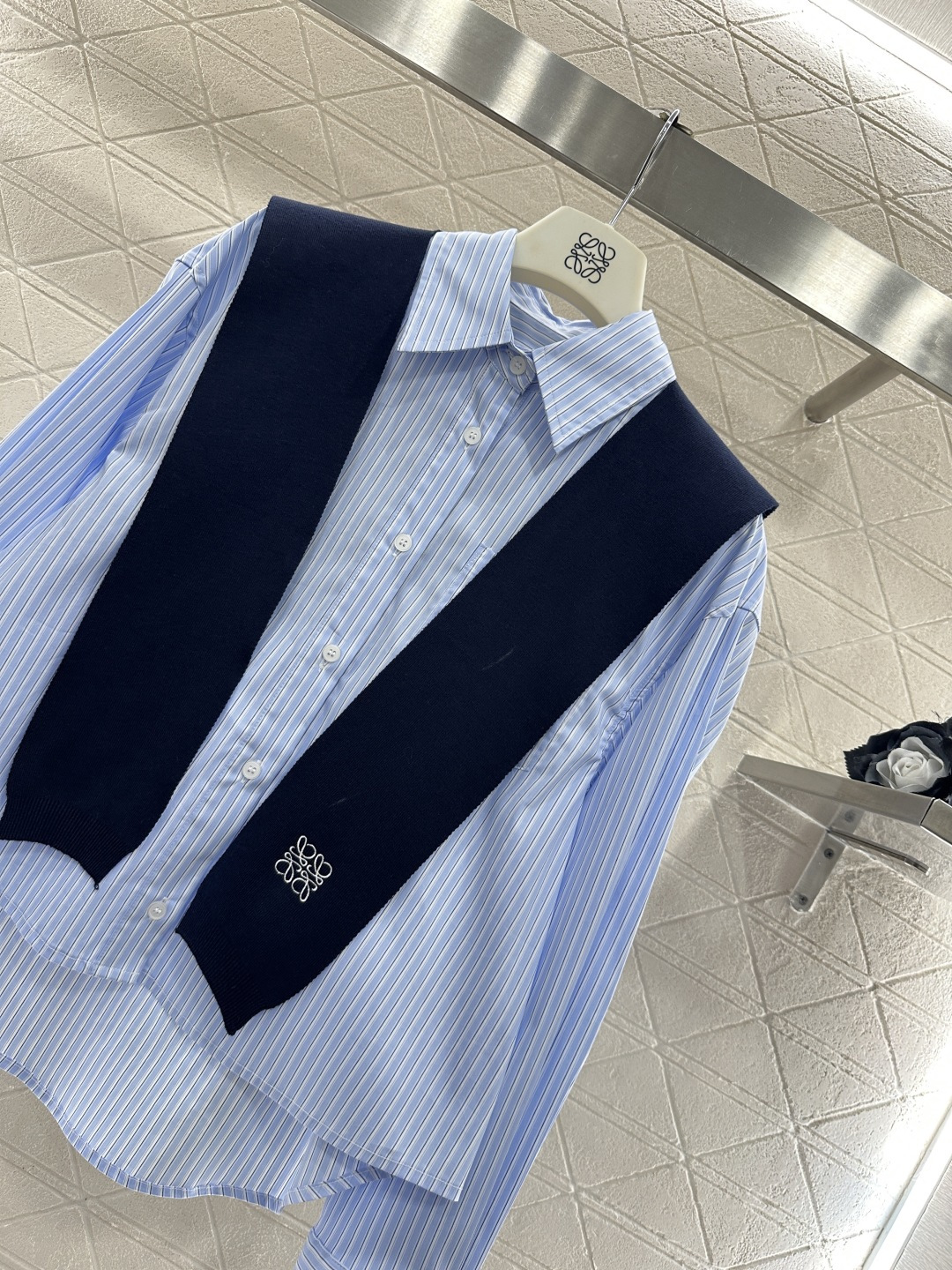 ♥Loew*♥2026新品上架 披肩领两件套条纹衬衫定制YB斜纹全棉材质，质感细腻，穿搭舒适，翻领披肩衬